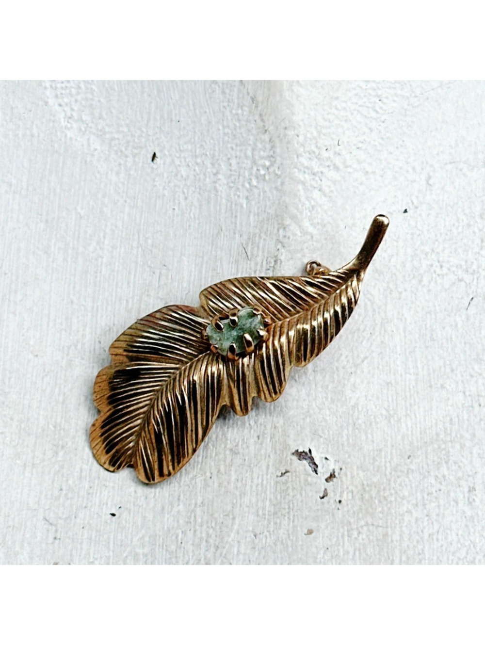 2552mc. Bronze Vintage Leaf Brooch